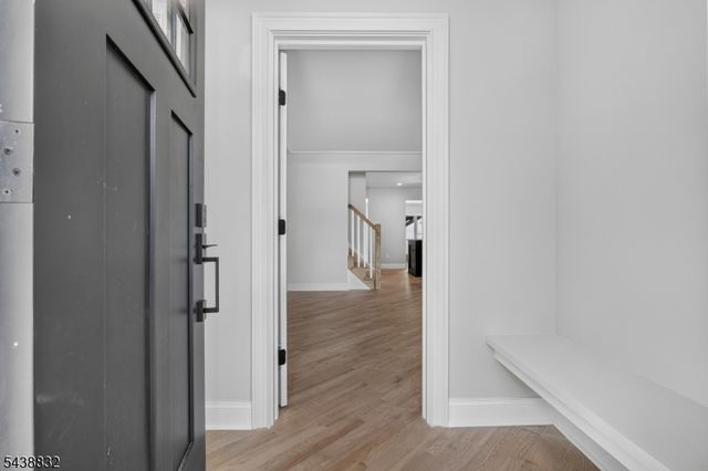 642 Roosevelt St, Westfield Town, NJ 07090