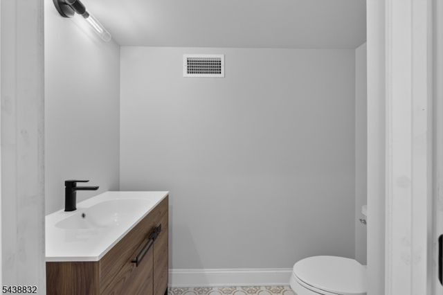 642 Roosevelt St, Westfield Town, NJ 07090