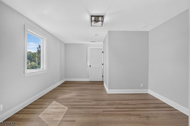 642 Roosevelt St, Westfield Town, NJ 07090