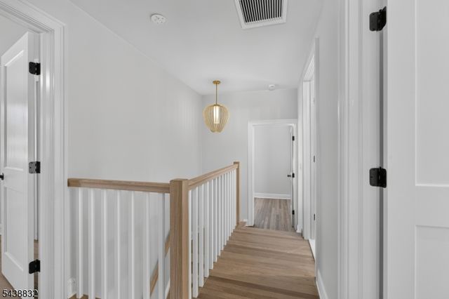 642 Roosevelt St, Westfield Town, NJ 07090