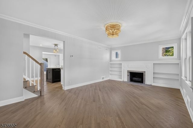 642 Roosevelt St, Westfield Town, NJ 07090