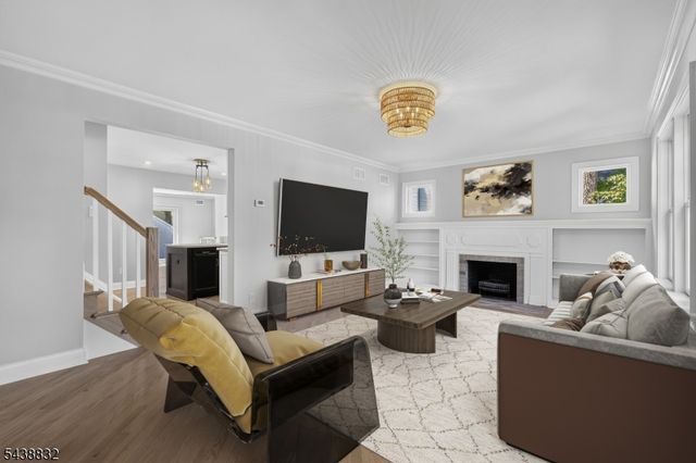 642 Roosevelt St, Westfield Town, NJ 07090