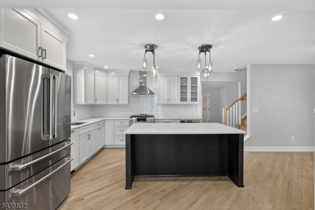 642 Roosevelt St, Westfield Town, NJ 07090