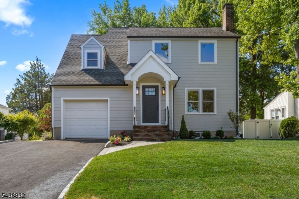642 Roosevelt St, Westfield Town, NJ 07090