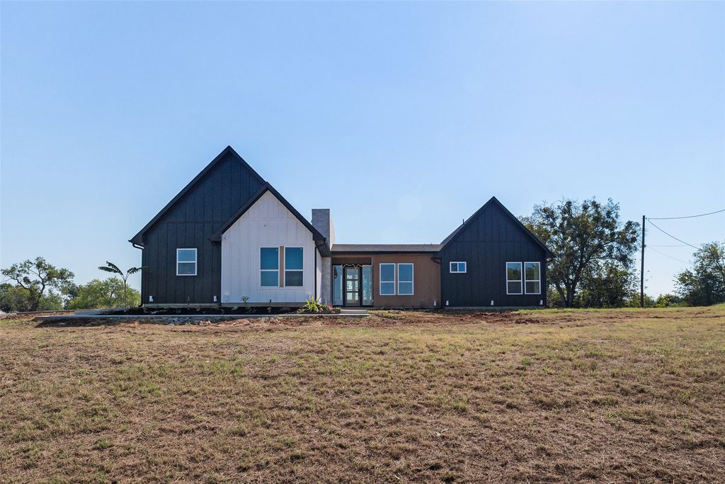 7316 N Sundance Drive, Joshua, TX 76058