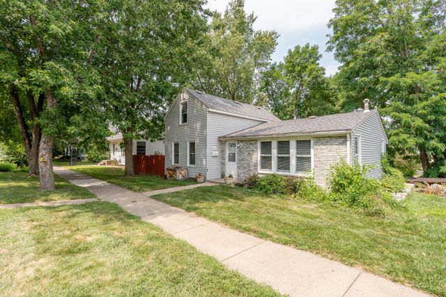 411 3rd Avenue W, Shakopee, MN 55379
