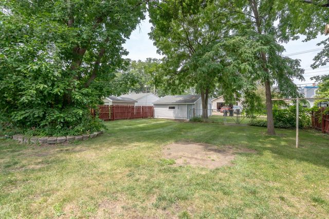 411 3rd Avenue W, Shakopee, MN 55379