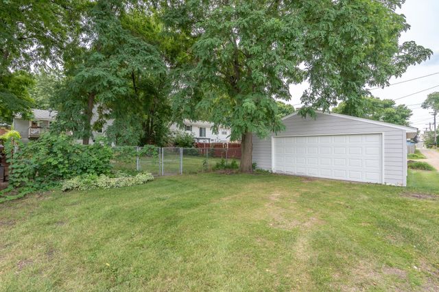 411 3rd Avenue W, Shakopee, MN 55379