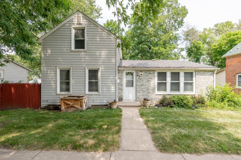 411 3rd Avenue W, Shakopee, MN 55379