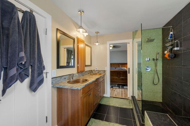 4042 Vincent Ave N, Minneapolis, MN 55412