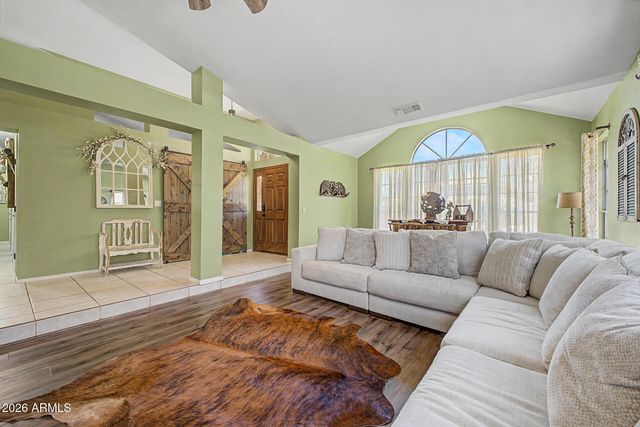 2943 E REDWOOD Lane, Phoenix, AZ 85048