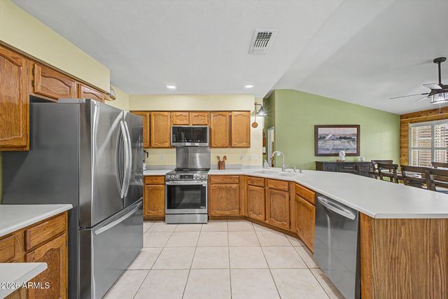 2943 E REDWOOD Lane, Phoenix, AZ 85048