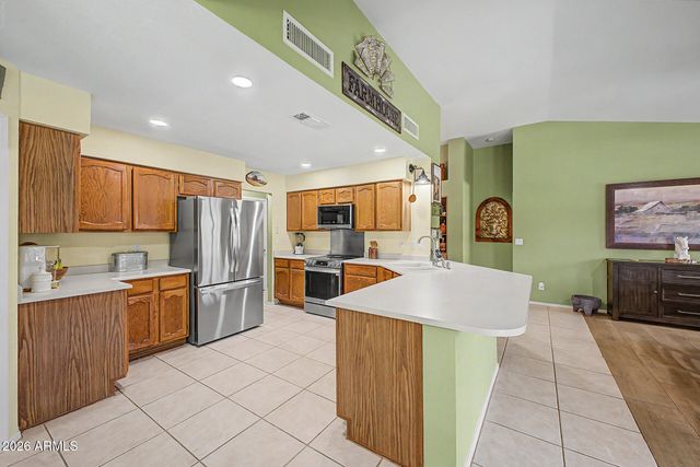 2943 E REDWOOD Lane, Phoenix, AZ 85048