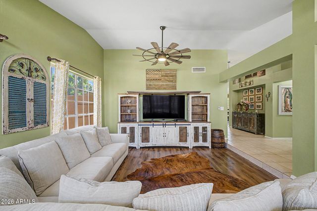 2943 E REDWOOD Lane, Phoenix, AZ 85048