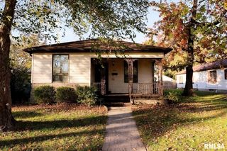 806 E BOULEVARD Street, Marion, IL 62959