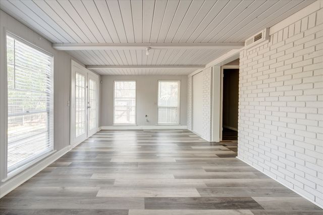 1902 Alan A Dale Road, Arlington, TX 76013