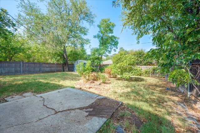 1902 Alan A Dale Road, Arlington, TX 76013