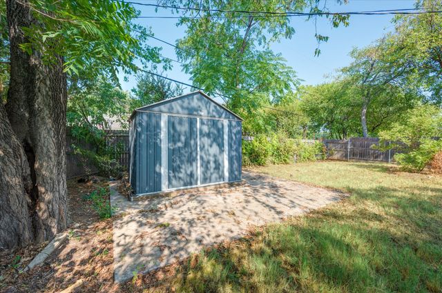 1902 Alan A Dale Road, Arlington, TX 76013