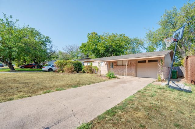 1902 Alan A Dale Road, Arlington, TX 76013