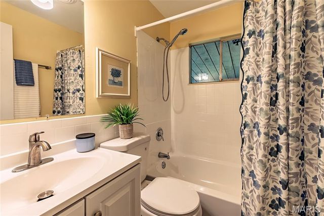 4291 Lakeview Drive, Hillsboro, MO 63050