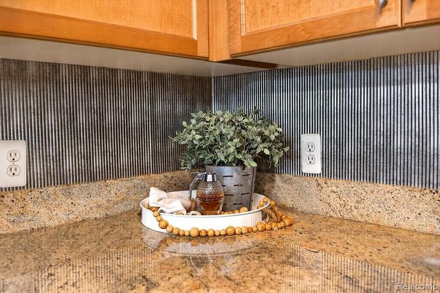 3383 Baldwin Woods Drive, Lake Orion, MI 48359