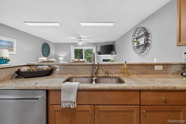 3383 Baldwin Woods Drive, Lake Orion, MI 48359
