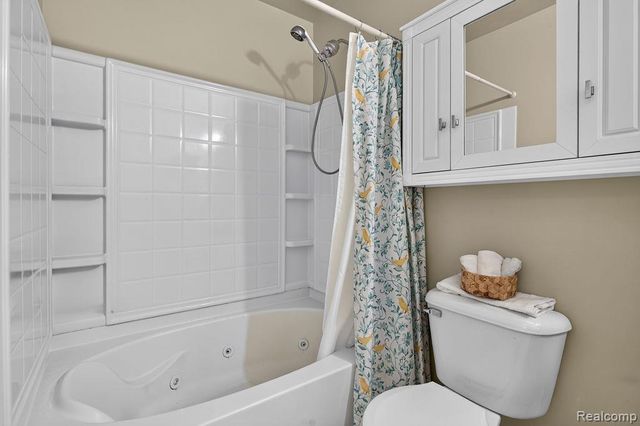 3383 Baldwin Woods Drive, Lake Orion, MI 48359