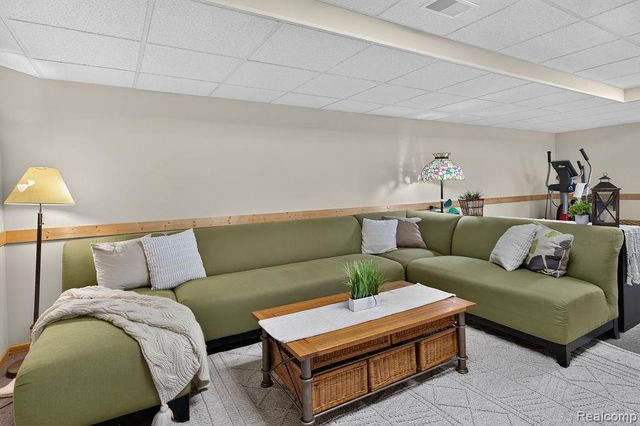 3383 Baldwin Woods Drive, Lake Orion, MI 48359