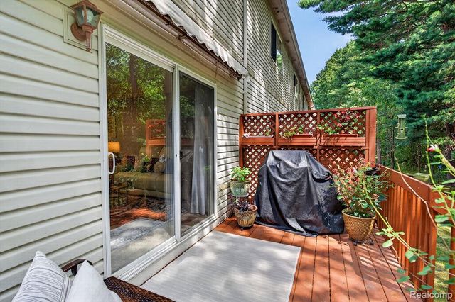 3383 Baldwin Woods Drive, Lake Orion, MI 48359