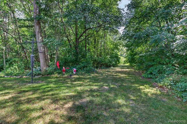 3383 Baldwin Woods Drive, Lake Orion, MI 48359