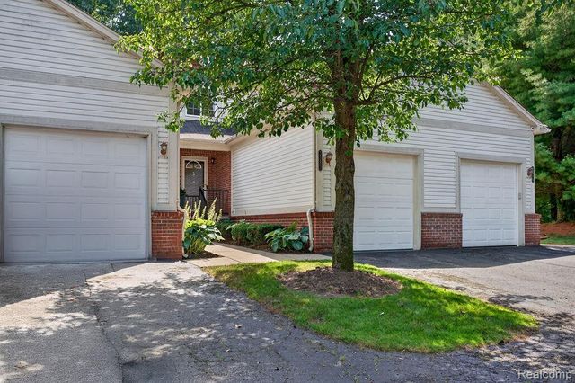 3383 Baldwin Woods Drive, Lake Orion, MI 48359