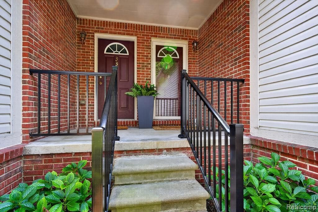 3383 Baldwin Woods Drive, Lake Orion, MI 48359