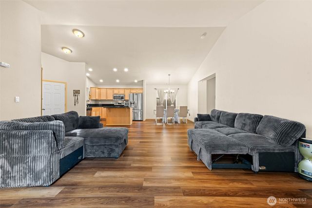 20009 96th Avenue E, Graham, WA 98338