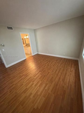 2050 Madeira Dr, Weston, FL 33327