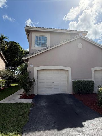2050 Madeira Dr, Weston, FL 33327
