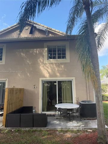 2050 Madeira Dr, Weston, FL 33327