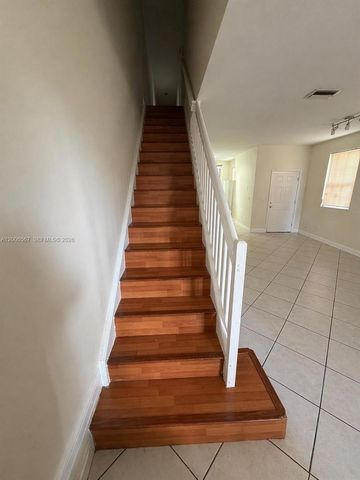 2050 Madeira Dr, Weston, FL 33327