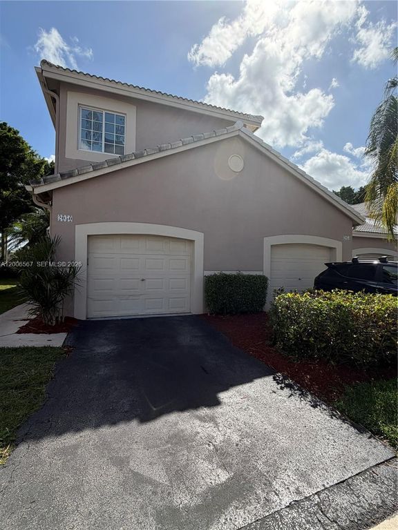 2050 Madeira Dr, Weston, FL 33327