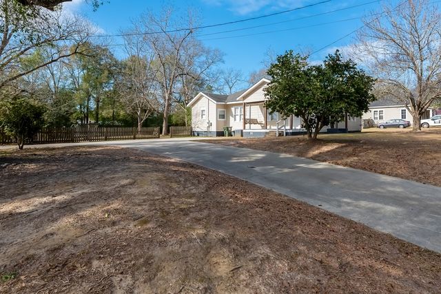 307 1st Ave, Andalusia, AL 36420