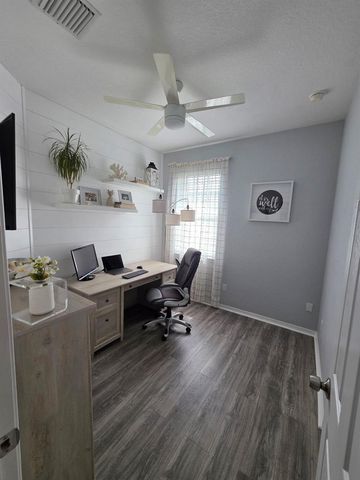 1560 SE Hampshire Way 204, Stuart, FL 34994