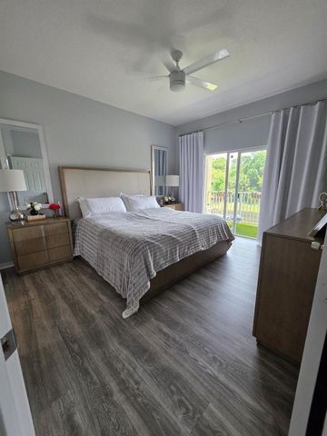 1560 SE Hampshire Way 204, Stuart, FL 34994