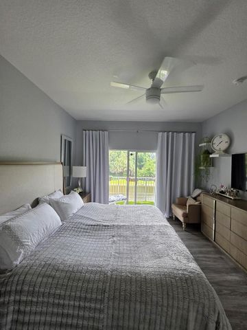 1560 SE Hampshire Way 204, Stuart, FL 34994