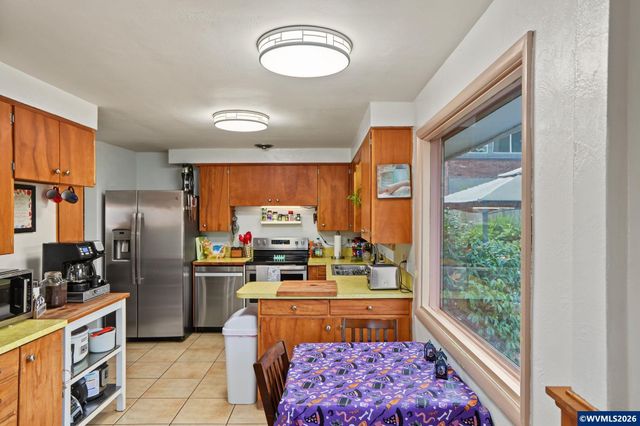 1645 Fair Oaks Wy NW, Salem, OR 97304