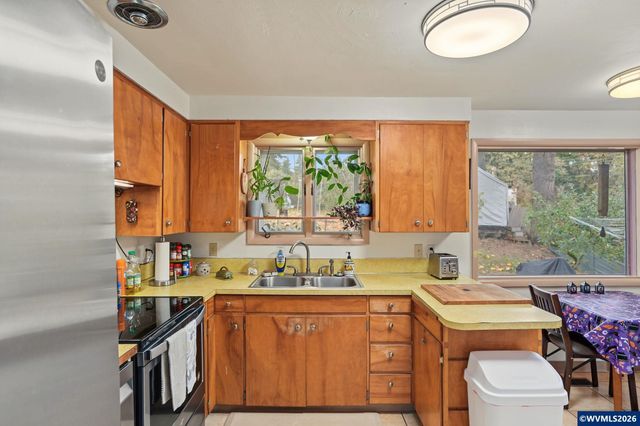 1645 Fair Oaks Wy NW, Salem, OR 97304