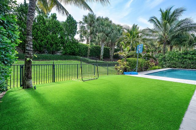7409 NW 25th Terrace, Boca Raton, FL 33496