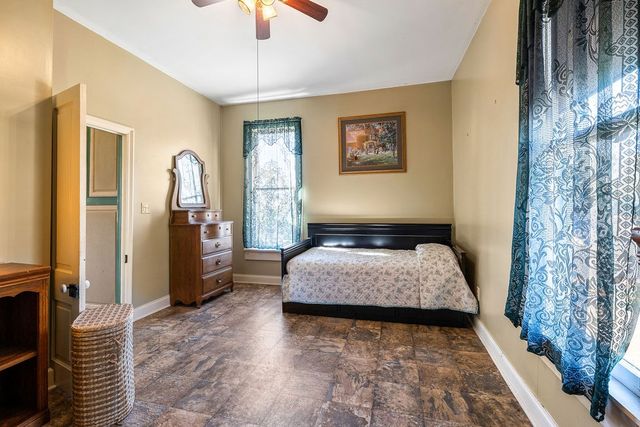 318 W Jefferson St, Pulaski, TN 38478