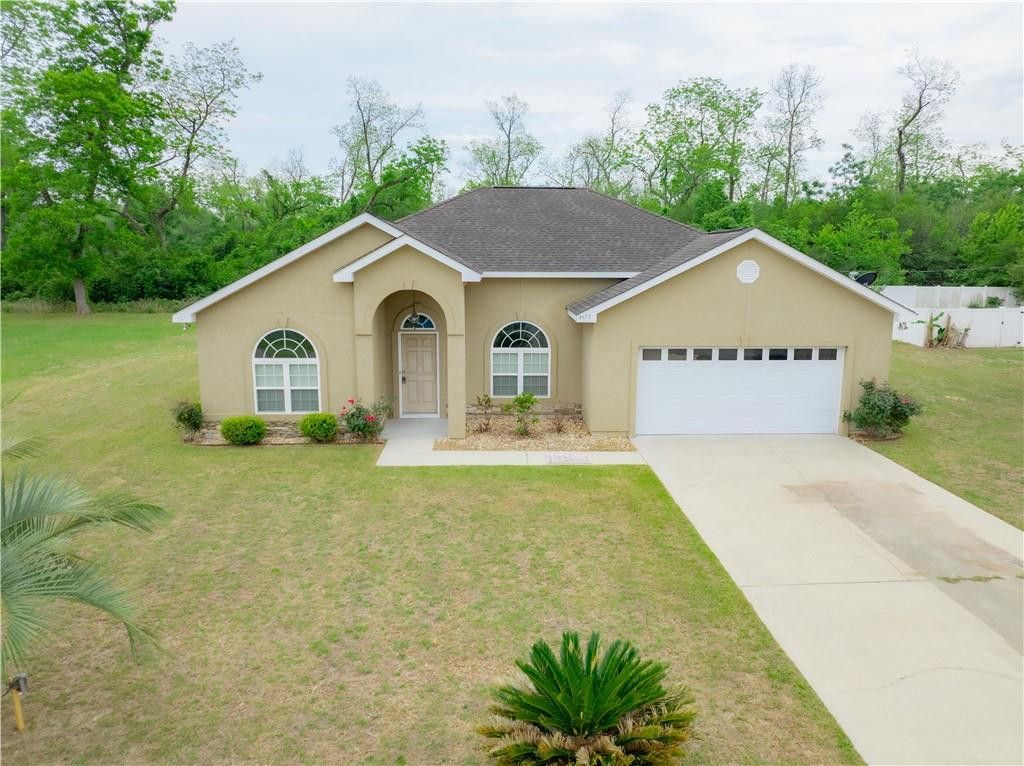 3475 Moore Street, Blackshear, GA 31516
