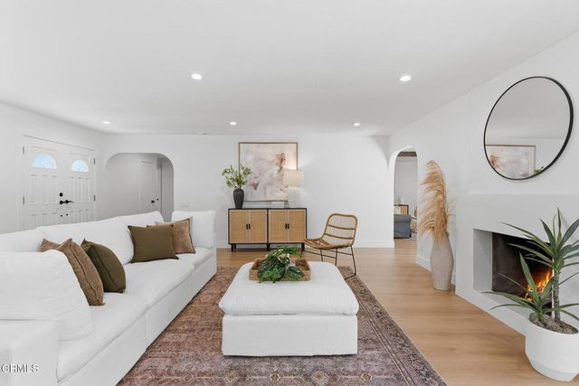 3034 Rollings Avenue, Thousand Oaks, CA 91360