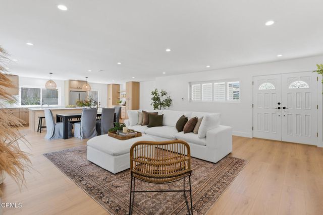 3034 Rollings Avenue, Thousand Oaks, CA 91360