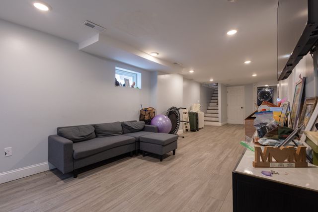 41 Dedham St, Revere, MA 02151